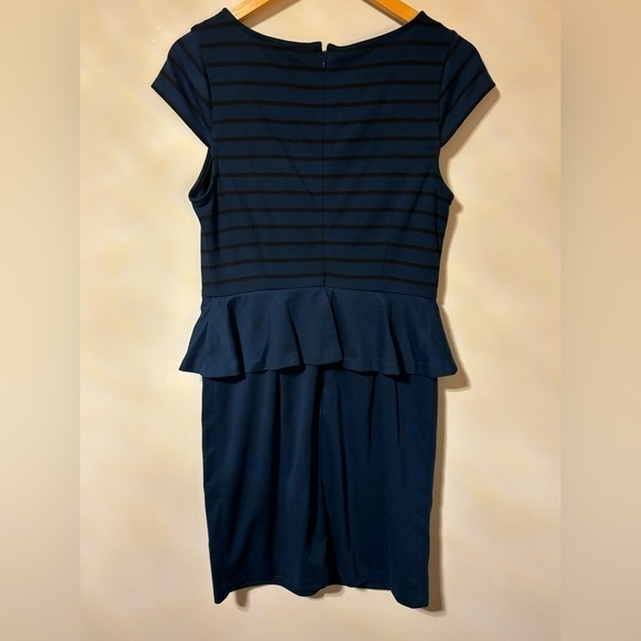 Elle Peplum Dress - Picture 4 of 5